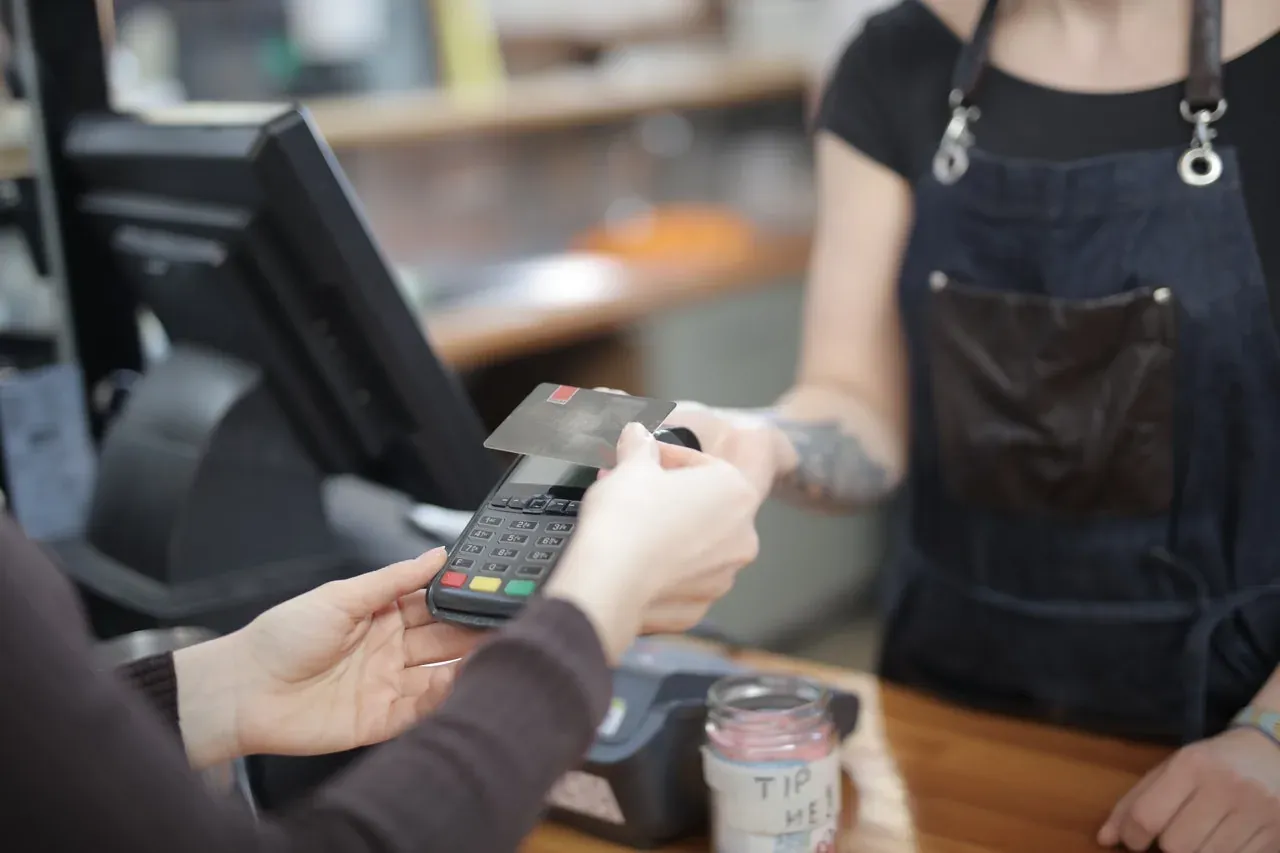 7 razones que te harán cambiar de caja registradora a TPV