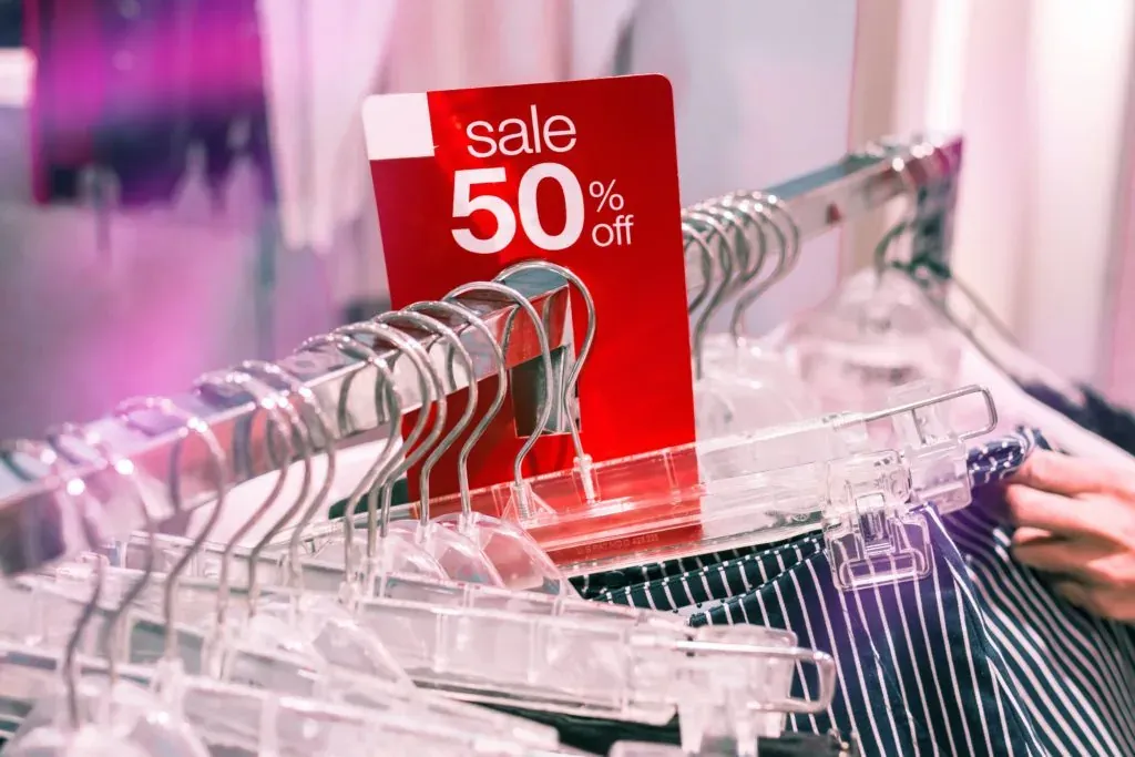 cartel oferta 50% Black Friday